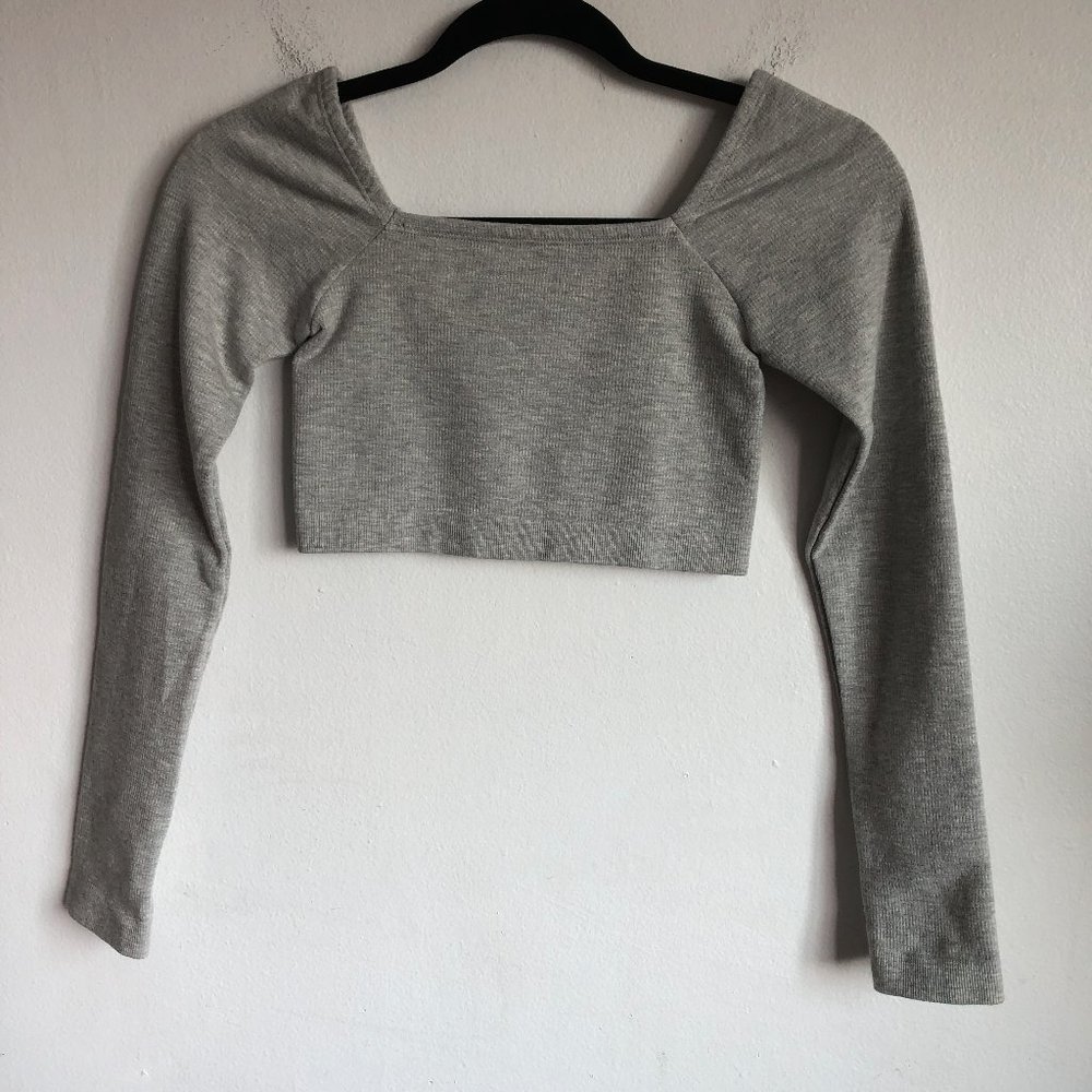 Fabletics  Kinsley Gray Cropped Long-Sleeve Top XS